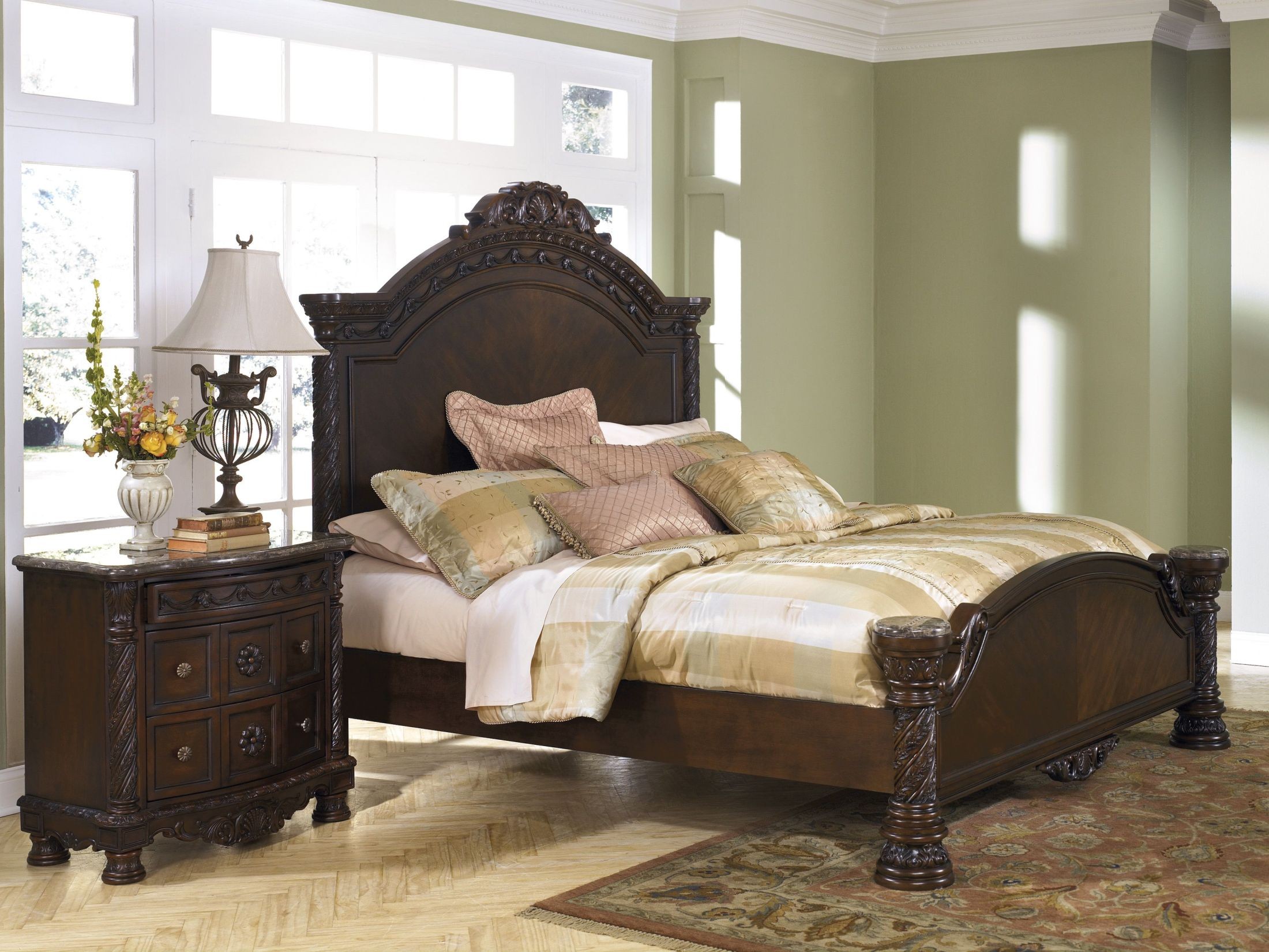 North Shore King Panel Bed