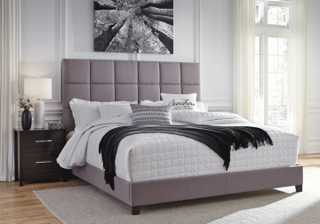 HOT DEAL 🔥  Dolante Gray Tufted King Upholstered Bed