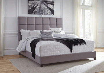 Dolante Gray Tufted King Upholstered Bed