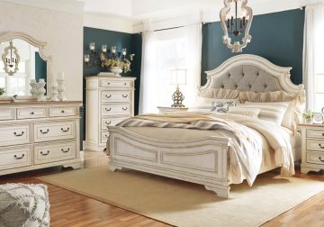 HOT DEAL 🔥 Realyn Two-Tone King Panel Bedroom Set
