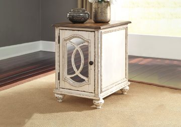 Realyn Two-Tone Chair Side End Table