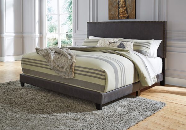Vintasso Grayish Brown Upholstered King Bed