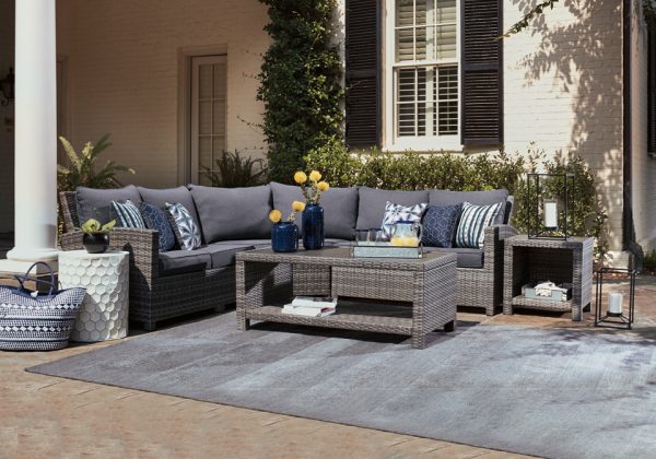 Salem Beach Gray 3pc Outdoor Sectional w/Cocktail & End Table