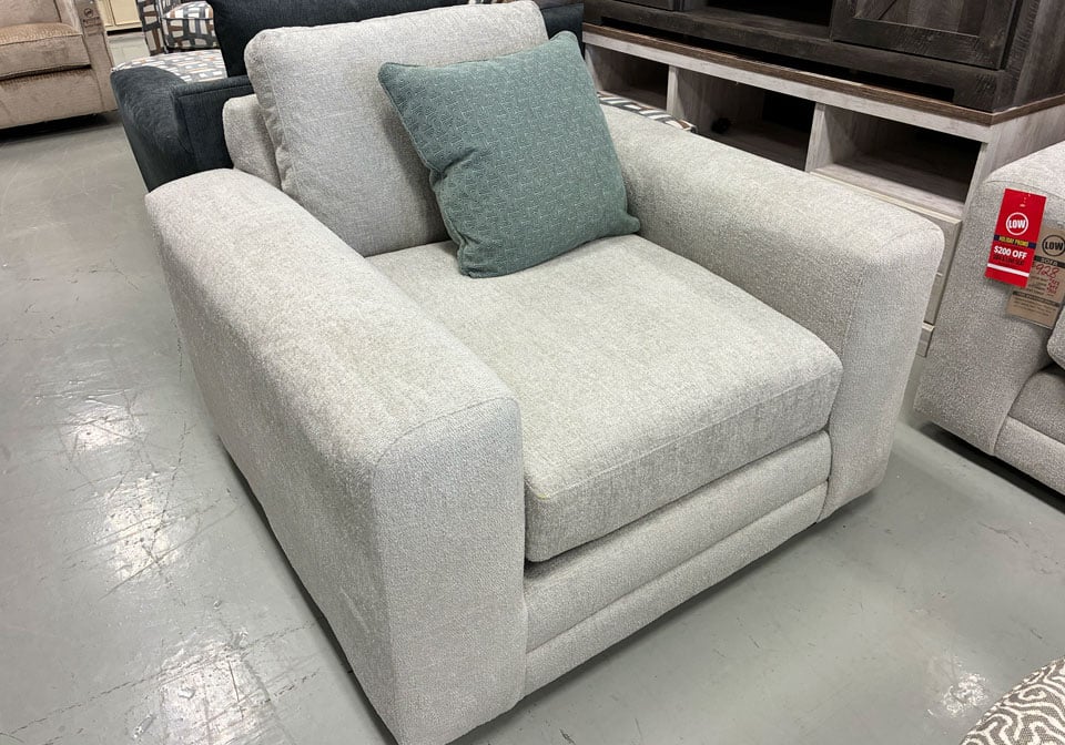 FF-7003-Trilogy-Chair-ALT1